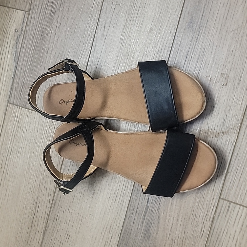 Qupid black sandles